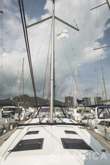 Oceanis 45 - Yacht Charter Sailica