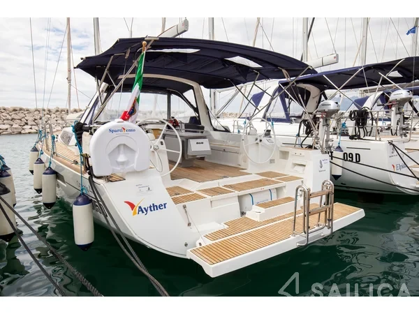 Oceanis 45 - Yacht Charter Sailica