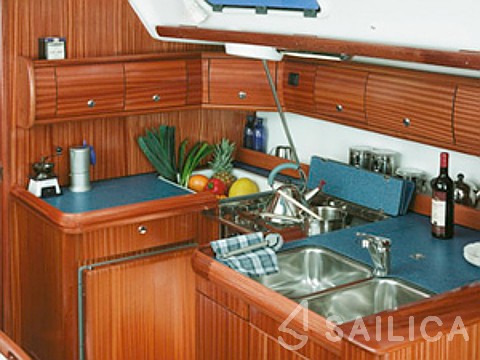 Oceanis 473 - Yacht Charter Sailica