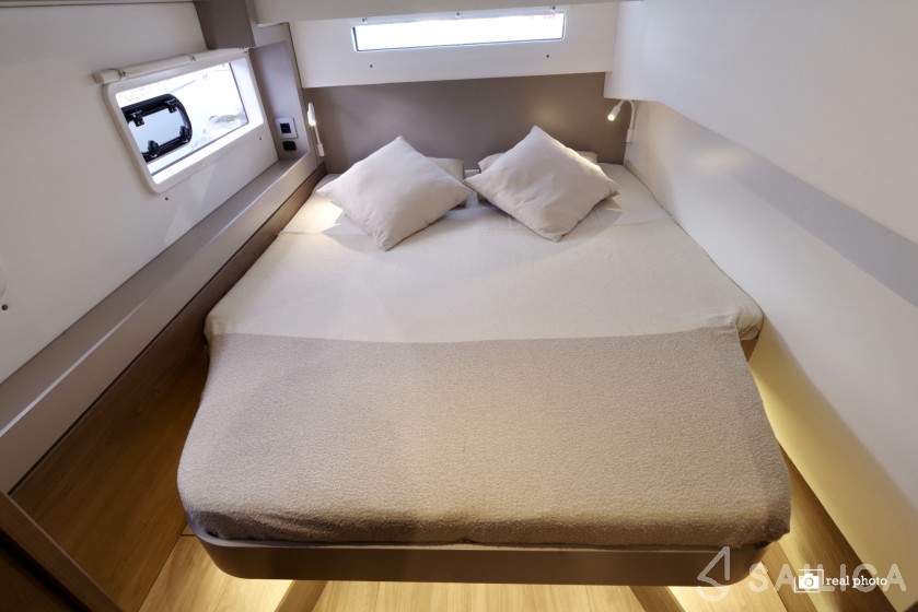 Bali 4.2 - Yacht Charter Sailica
