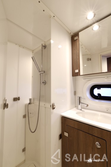 Bali 4.2 - Yacht Charter Sailica