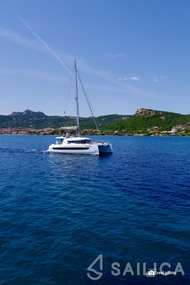 Bali 4.2 - Yacht Charter Sailica