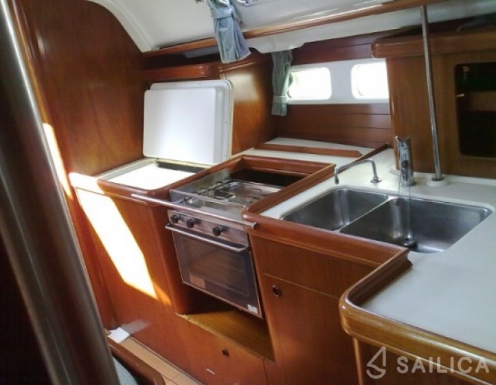 Oceanis 41.1 - Yacht Charter Sailica