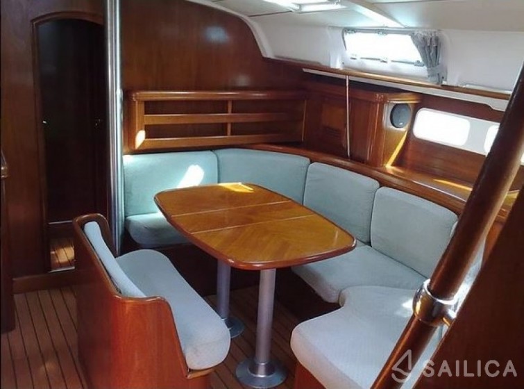 Oceanis 41.1 - Yacht Charter Sailica