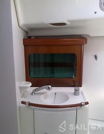 Oceanis 41.1 - Yacht Charter Sailica