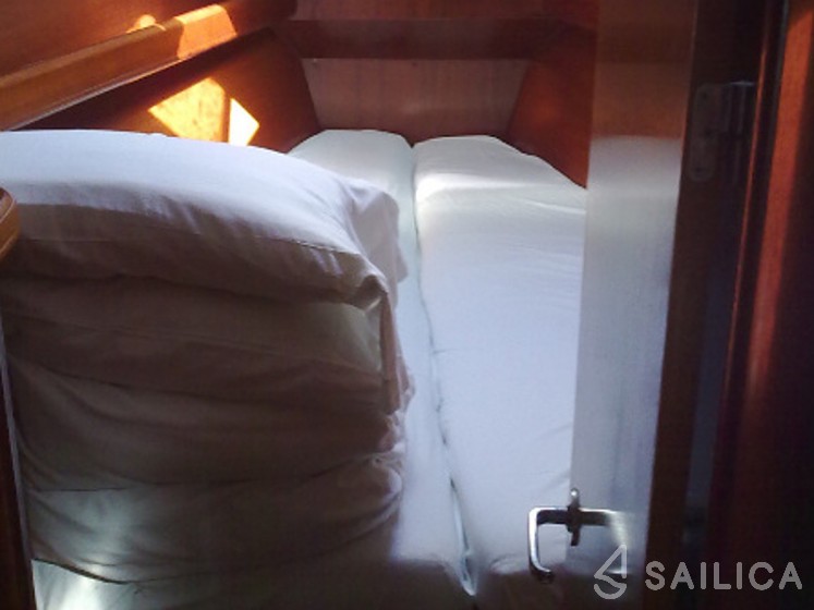Oceanis 41.1 - Yacht Charter Sailica