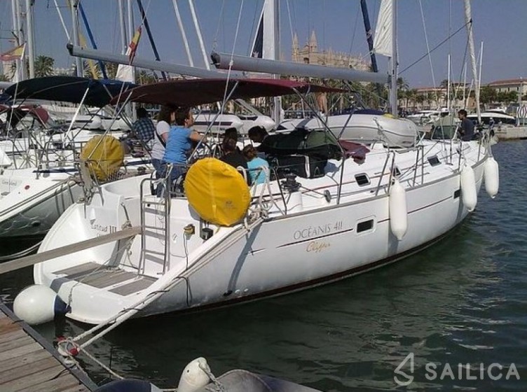 Oceanis 41.1 - Yacht Charter Sailica