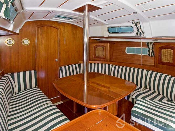 Oceanis 361 - Yacht Charter Sailica