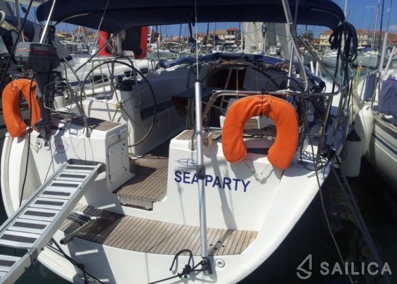 Bavaria 43 Cruiser - Yacht Charter Sailica