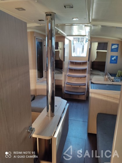Oceanis 41.1 - Yacht Charter Sailica