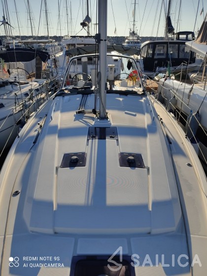 Oceanis 41.1 - Yacht Charter Sailica