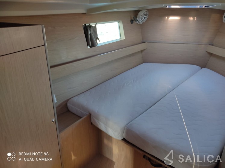 Oceanis 41.1 - Yacht Charter Sailica