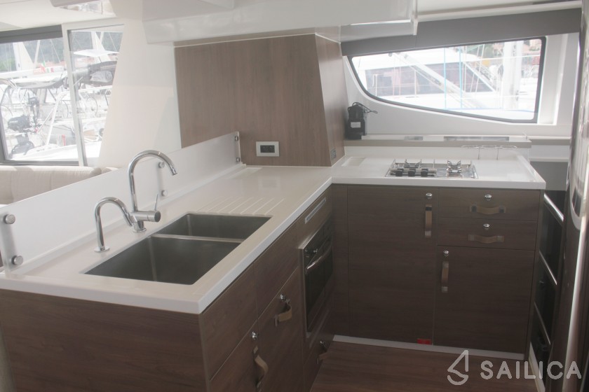 Bali 4.6 - Yacht Charter Sailica