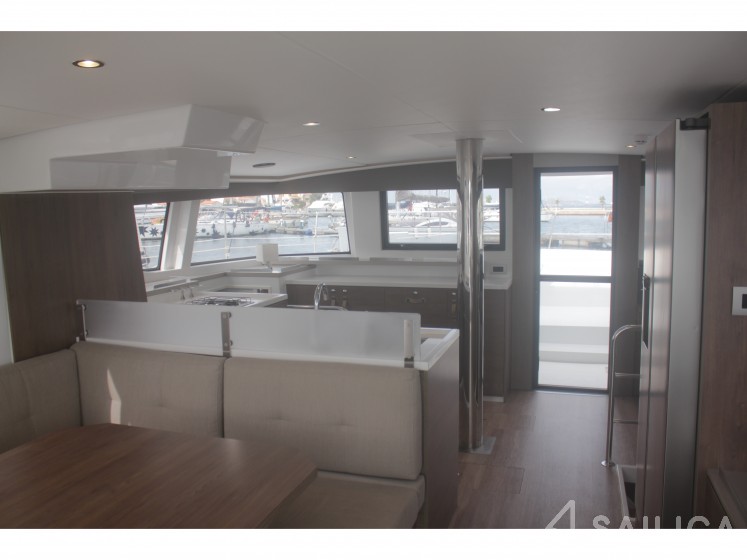Bali 4.6 - Yacht Charter Sailica