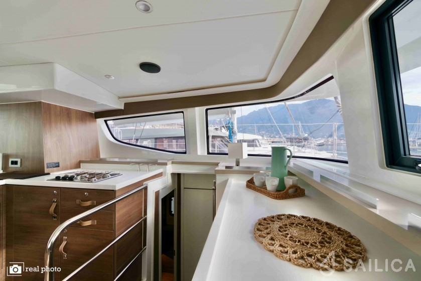 Bali 4.6 - Yacht Charter Sailica