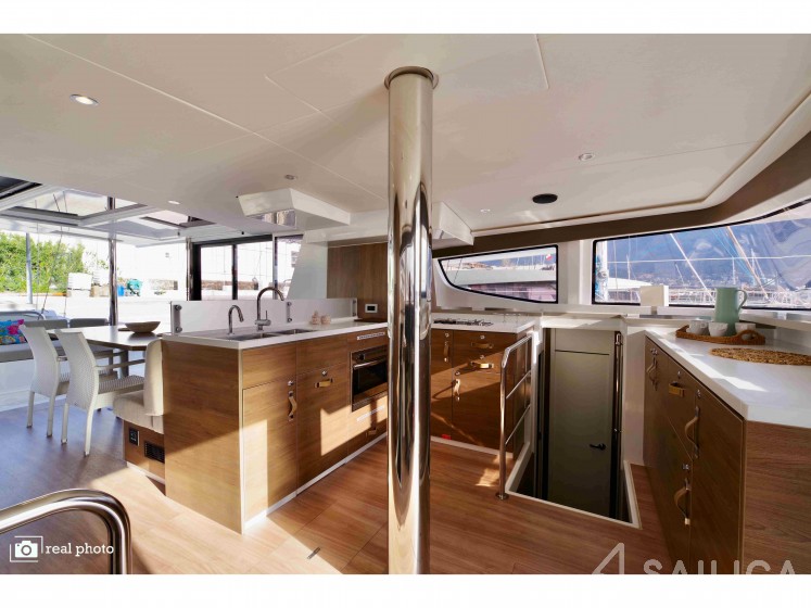 Bali 4.6 - Yacht Charter Sailica