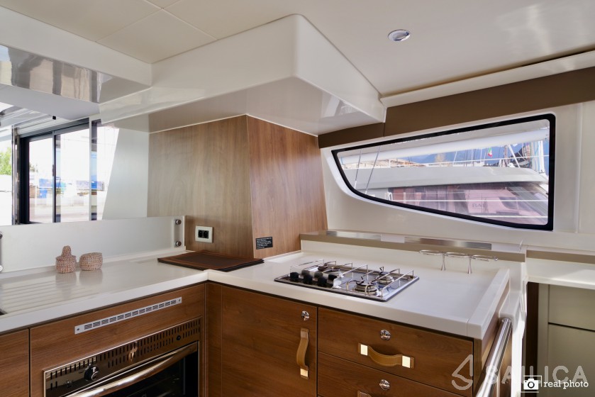Bali 4.6 - Yacht Charter Sailica