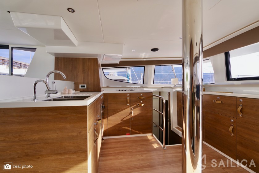 Bali 4.6 - Yacht Charter Sailica