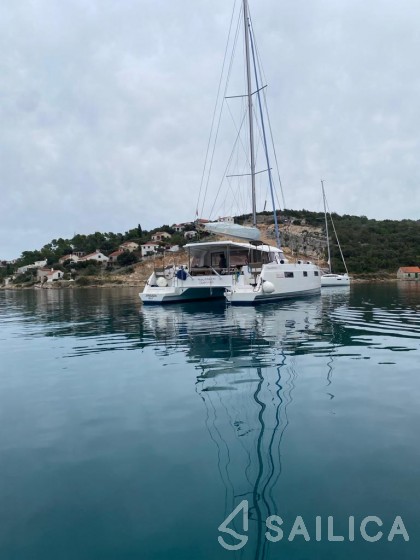 Nautitech 40 open NEW - 4 + 2 cab. - Yacht Charter Sailica