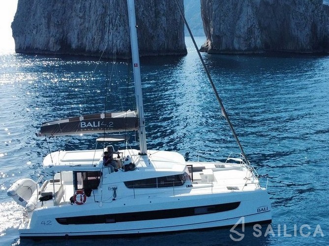 Bali 4.2 - Yacht Charter Sailica