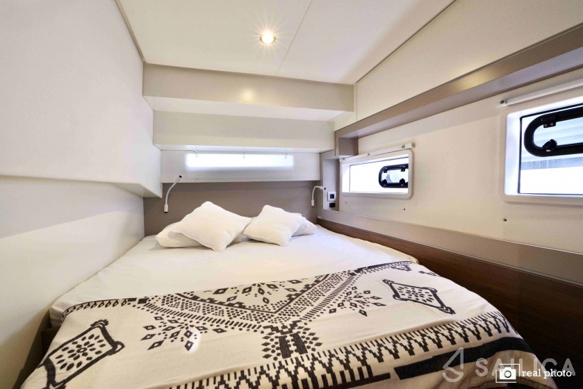 Bali 4.2 - Yacht Charter Sailica