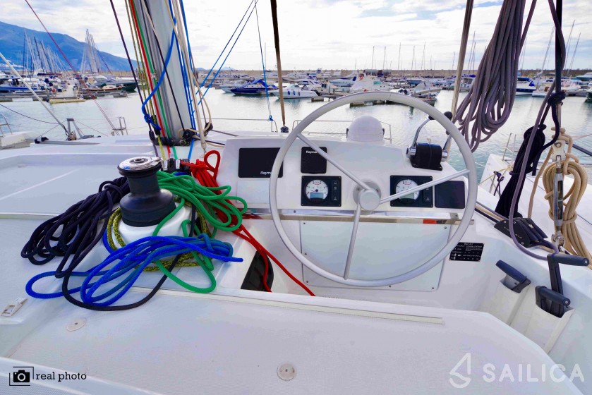 Bali 4.2 - Yacht Charter Sailica