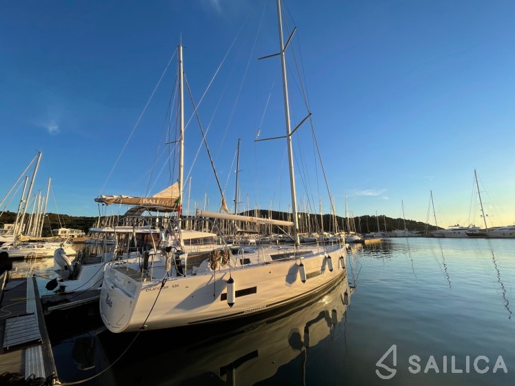 Dufour 530 - Yacht Charter Sailica
