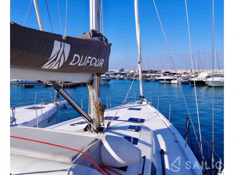Dufour 530 - Yacht Charter Sailica