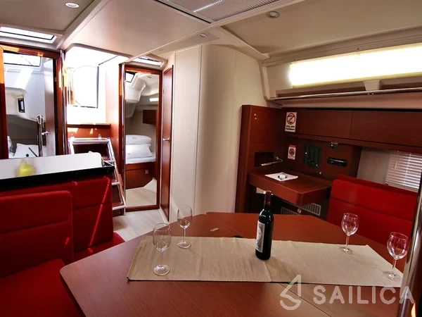 Hanse 418 - Yacht Charter Sailica
