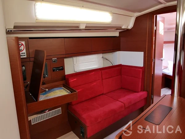 Hanse 418 - Yacht Charter Sailica