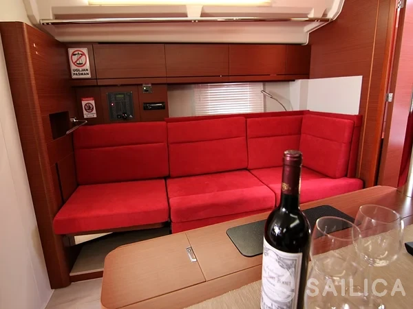Hanse 418 - Yacht Charter Sailica
