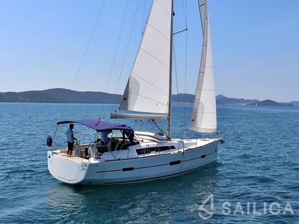 Dufour 460 GL - Yacht Charter Sailica