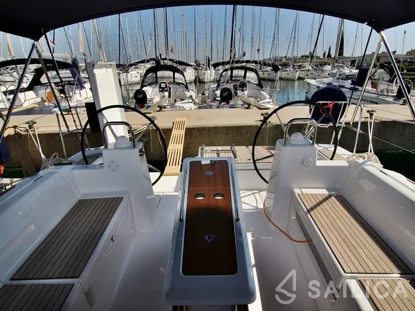Dufour 460 GL - Yacht Charter Sailica