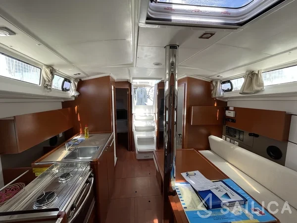 Oceanis 38.1 - Yacht Charter Sailica