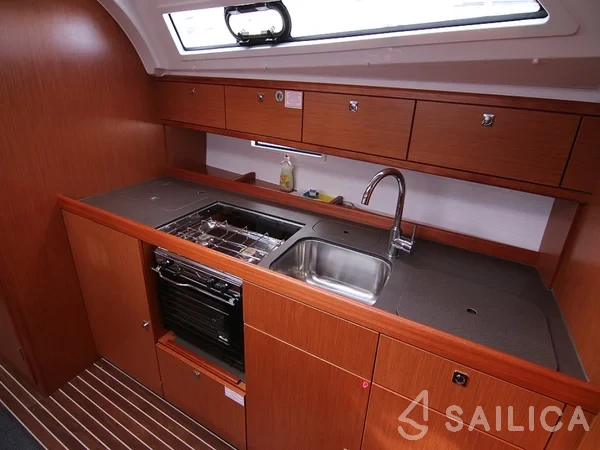 Bavaria 41 Cruiser - Yacht Charter Sailica