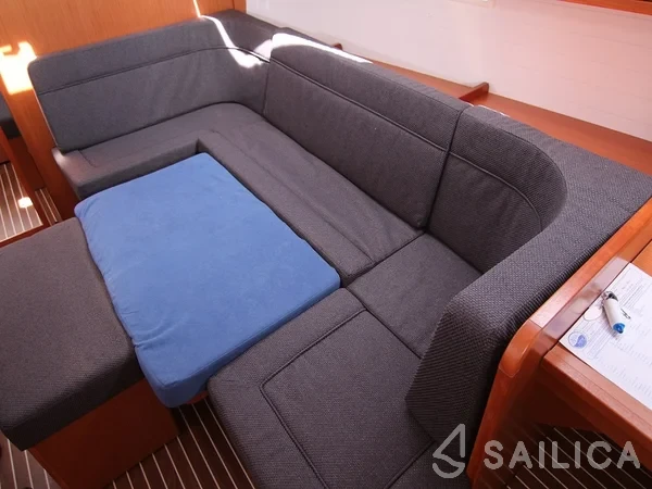 Bavaria 41 Cruiser - Yacht Charter Sailica