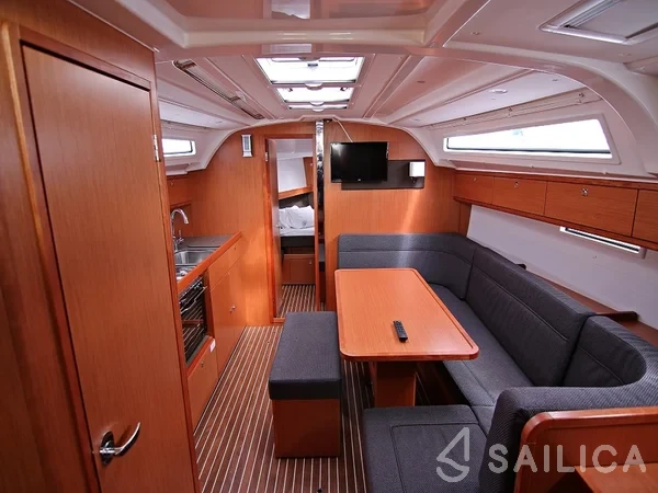 Bavaria 41 Cruiser - Yacht Charter Sailica
