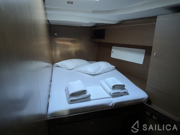 Oceanis 51.1 - Yacht Charter Sailica