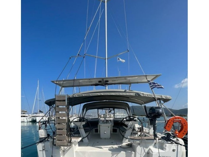 Oceanis 51.1 - Yacht Charter Sailica