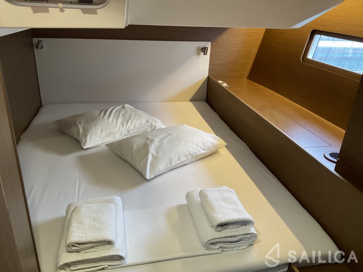 Oceanis 51.1 - Yacht Charter Sailica