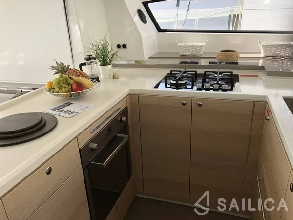 Bali 5.4. - Yacht Charter Sailica