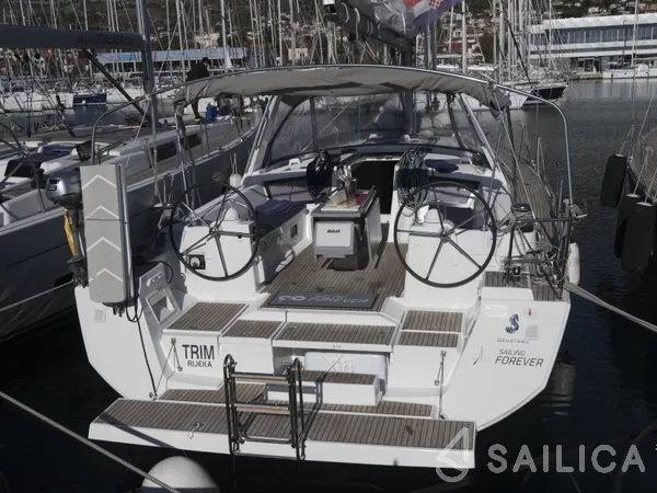 Oceanis 48 - Yacht Charter Sailica
