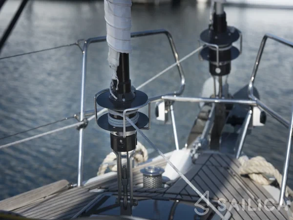 Oceanis 48 - Yacht Charter Sailica