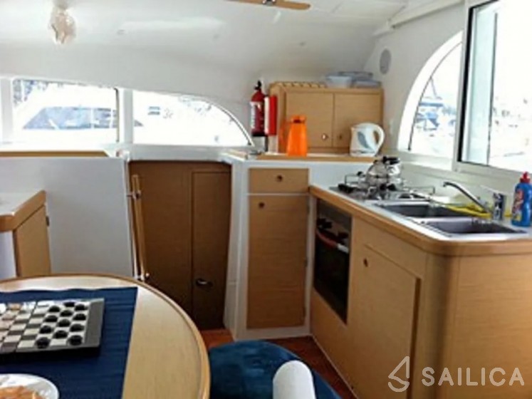 Lagoon 380 - Yacht Charter Sailica