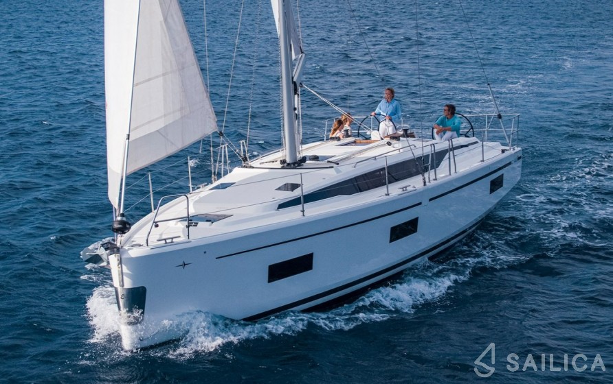Bavaria C42 - Yacht Charter Sailica