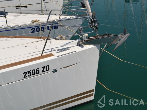 Sun Odyssey 379 - Yacht Charter Sailica