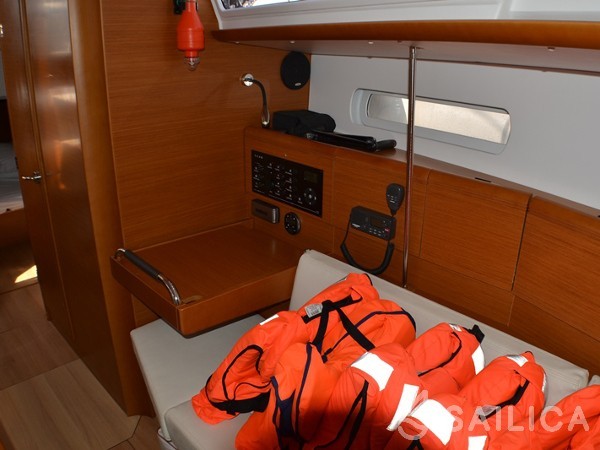 Sun Odyssey 379 - Yacht Charter Sailica