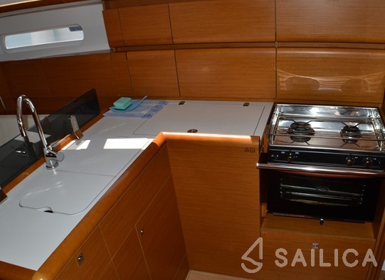 Sun Odyssey 379 - Yacht Charter Sailica