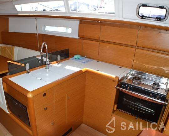 Sun Odyssey 379 - Yacht Charter Sailica