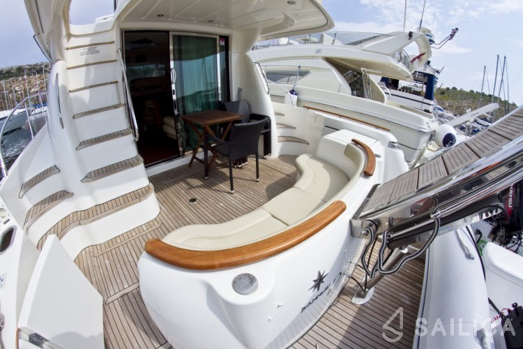 Prestige 46 Fly - Yacht Charter Sailica